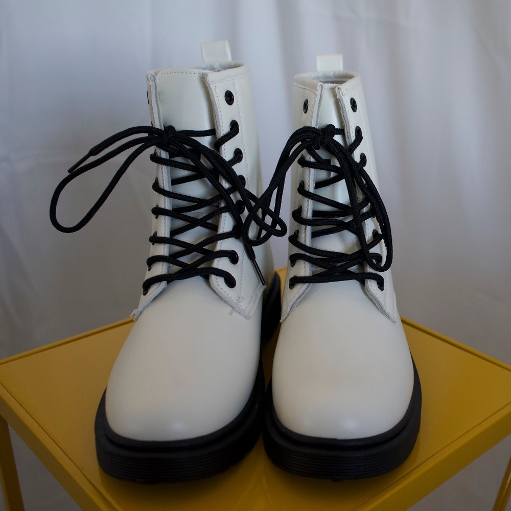 Charles Albert White Combat Boots. Size 7.